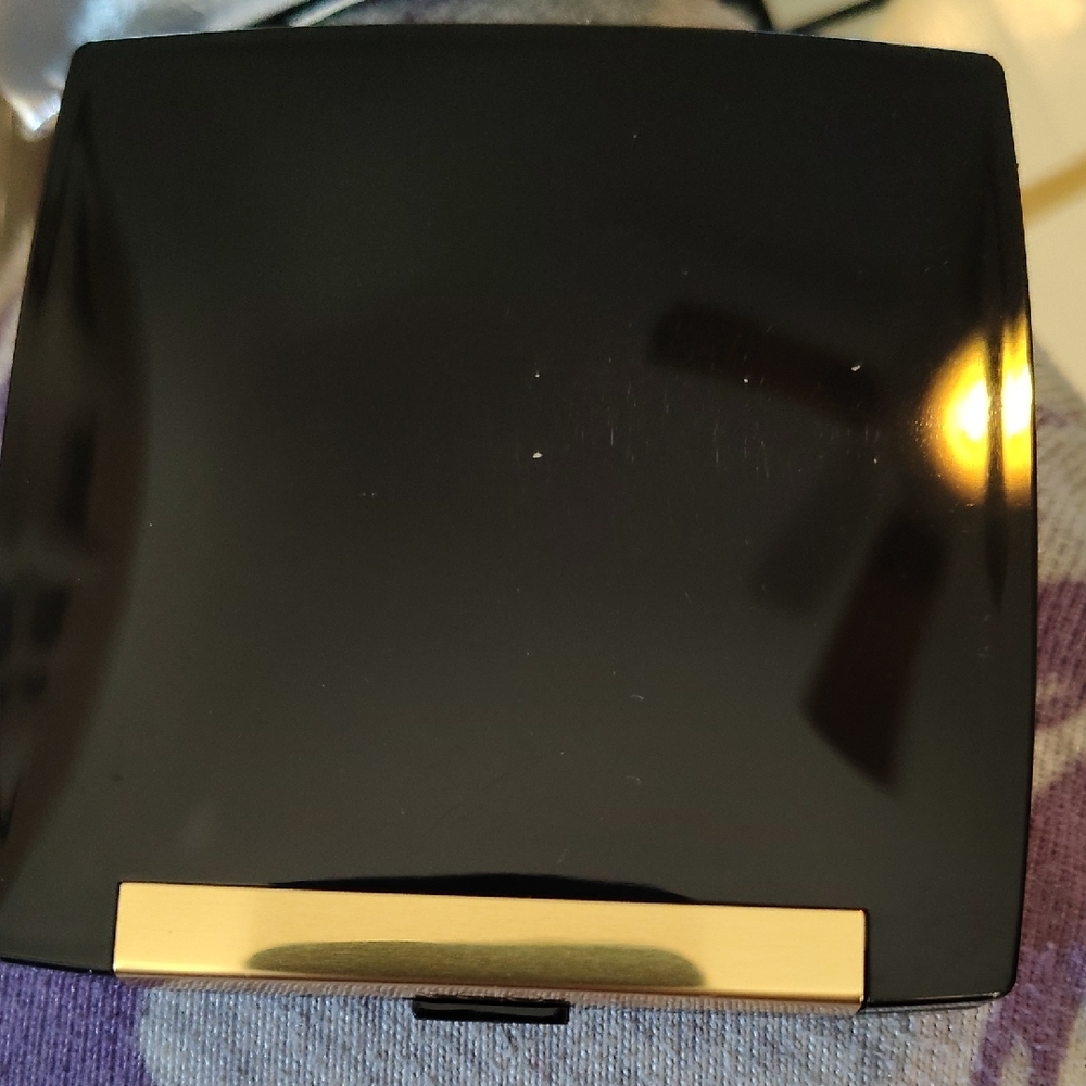 Compact Powder - Soft Pink - Picture 2 of 4